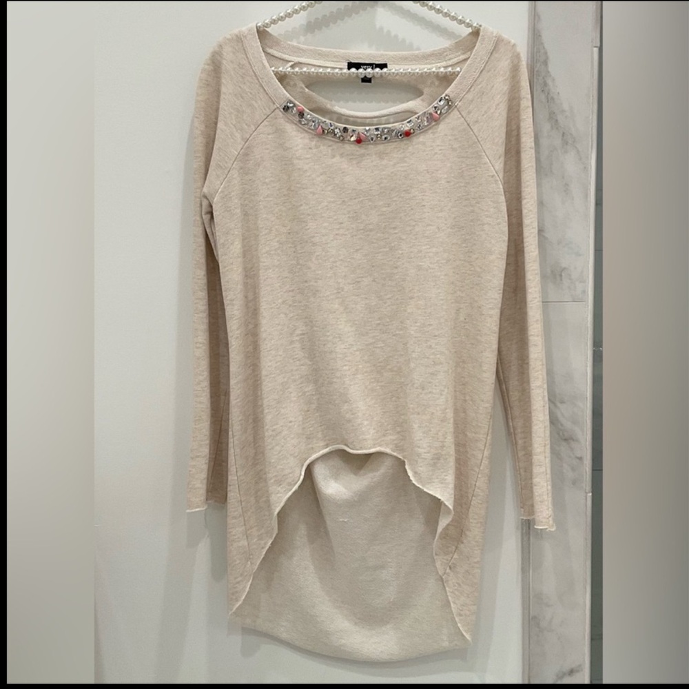 🔴VERY J JEWELED CUTOUT BACK SWEATSHIRT🔴